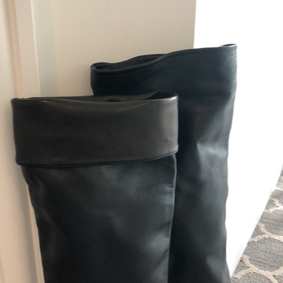 Brand new- never worn Stuart Weitzman OTK - Picture 3 of 4